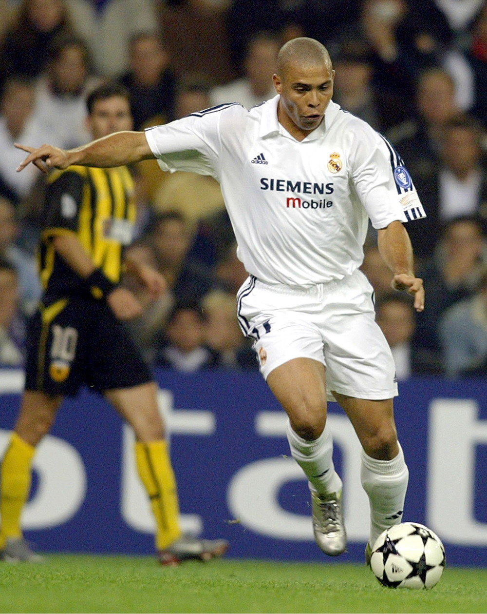 若出战圣保利，诺伊尔将追平伊梅尔并列德甲门将出场榜第2位（诺伊尔若出战圣保利，将与伊梅尔并列德甲门将出场数第二）