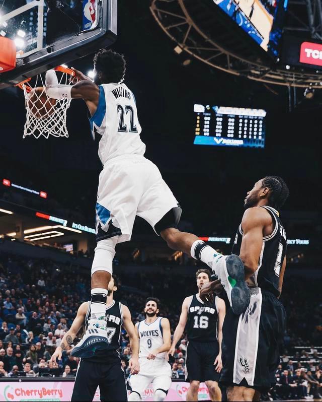 佩雷茨将与未婚妻在周二结婚，周三举办1000人参加的庆祝活动（佩雷茨周二与未婚妻完婚，周三举行千人庆典）