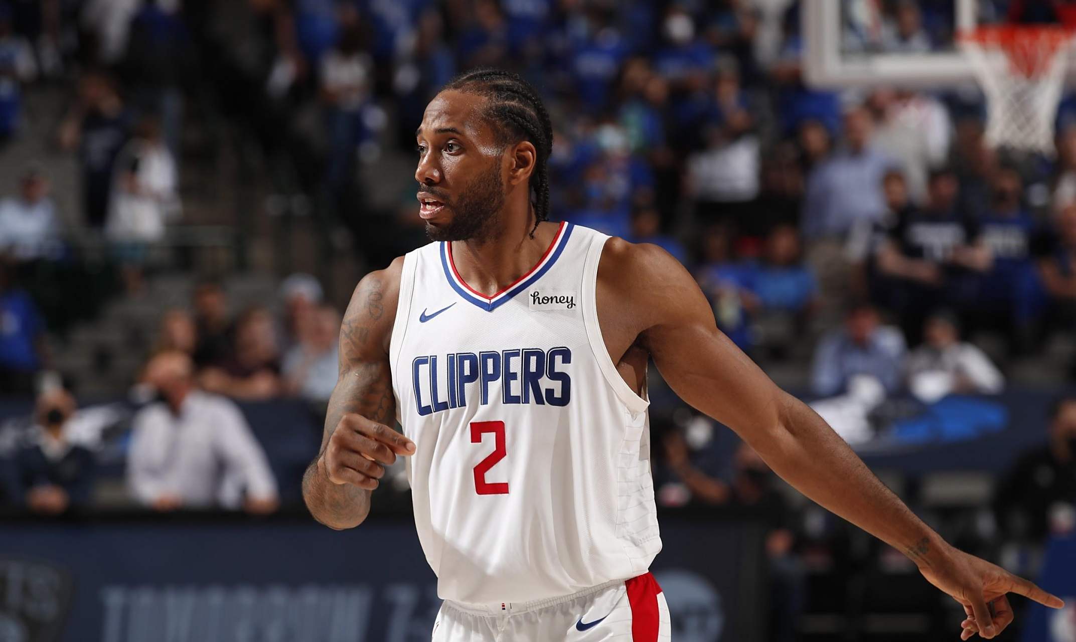 悉尼FC主帅：罗里腿筋受伤，无缘出战本周末对阵珀斯的联赛（悉尼FC主帅证实：罗里腿筋拉伤，将缺席周末对珀斯的联赛）