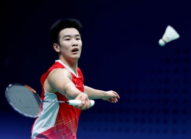 由三名主力 由三名主力